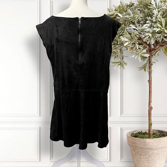 Torrid Black Faux Suede Studded Neckline Sleeveless Peplum Top Sz 4X - Picture 7 of 12